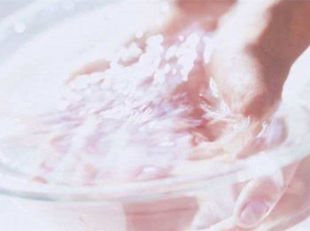 用什么洗脸可以去黄，六个有效方法  用什么洗脸可以去黄 美白祛黄 第3张