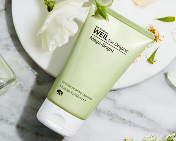 皮肤暗黄用什么洗面奶好，五款洗出好肌肤  洗面奶 皮肤暗黄 美白祛黄 第2张