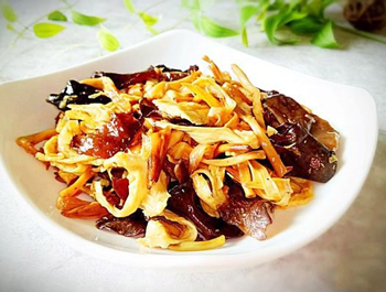 皮肤黄吃什么有效果，四种吃出好肌肤  皮肤黄 美白祛黄 第3张