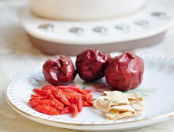 天生皮肤黄怎么办，五种提升肤色靓白  皮肤黄 天生 美白祛黄 第2张