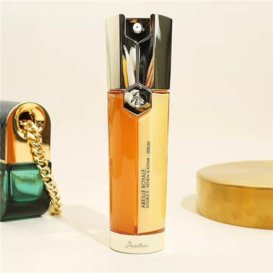 女孩子一生中不可错过的15瓶精华  精华 肌肤 美白 第2张