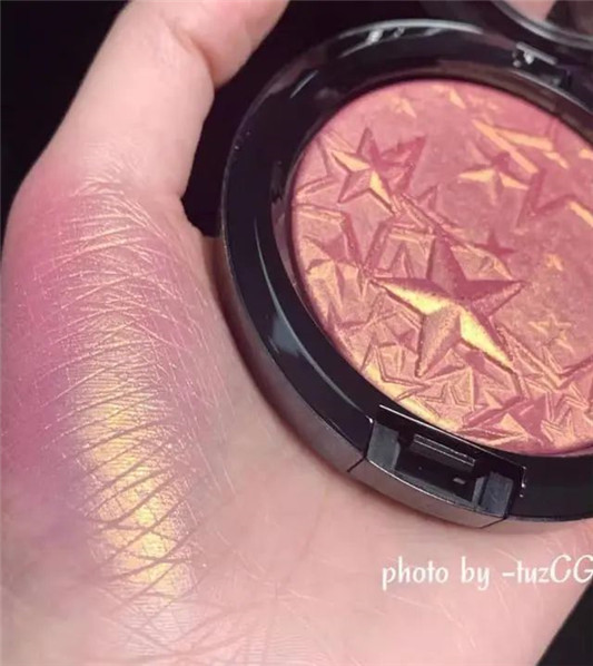 腮红什么牌子好用，什么腮红能显瘦  腮红 第3张