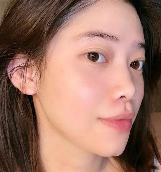 为什么护肤品或化妆品会搓泥，难怪上千元贵妇精华都中招  精华 搓泥 第4张