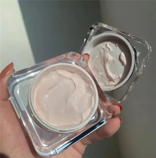 为什么护肤品或化妆品会搓泥，难怪上千元贵妇精华都中招  精华 搓泥 第6张