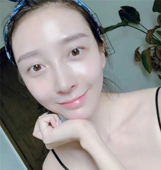 为什么护肤品或化妆品会搓泥，难怪上千元贵妇精华都中招  精华 搓泥 第10张