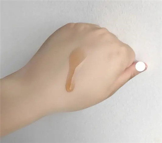 为什么护肤品或化妆品会搓泥，难怪上千元贵妇精华都中招  精华 搓泥 第11张