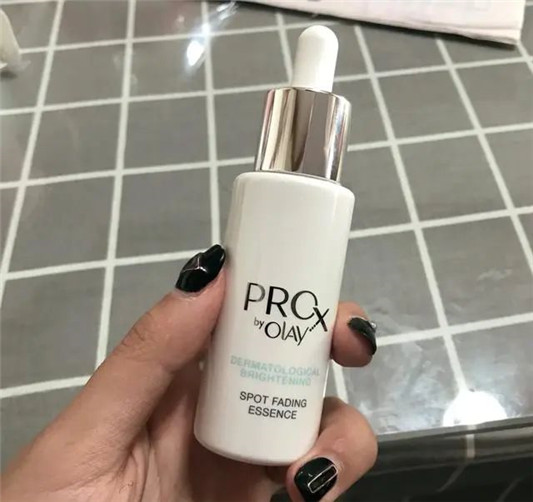 五款专柜级美白精华「Olay效果好 娇韵诗搓泥 倩碧干敏肌慎用」  美白 精华 Olay 娇韵诗 倩碧 第3张