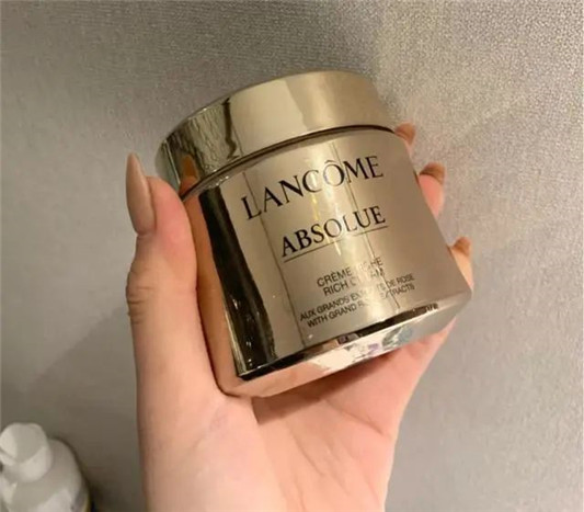 豪门面霜推荐「兰蔻更适合年轻人 赫莲娜黑绷带全能」  面霜 兰蔻 赫莲娜 第3张