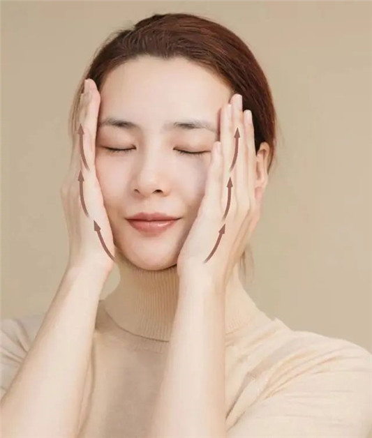 豪门面霜推荐「兰蔻更适合年轻人 赫莲娜黑绷带全能」  面霜 兰蔻 赫莲娜 第9张