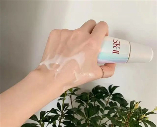 四大美白精华推荐「小灯泡用后亮白一度 Olay祛斑真厉害」  美白 精华 小灯泡 Olay 第2张