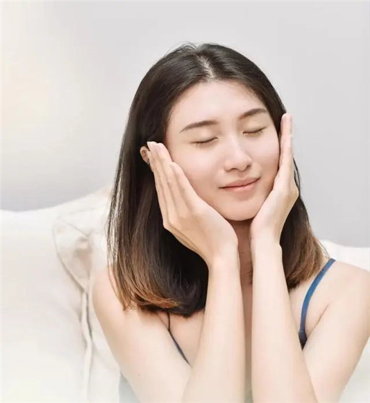 四大美白精华推荐「小灯泡用后亮白一度 Olay祛斑真厉害」  美白 精华 小灯泡 Olay 第9张