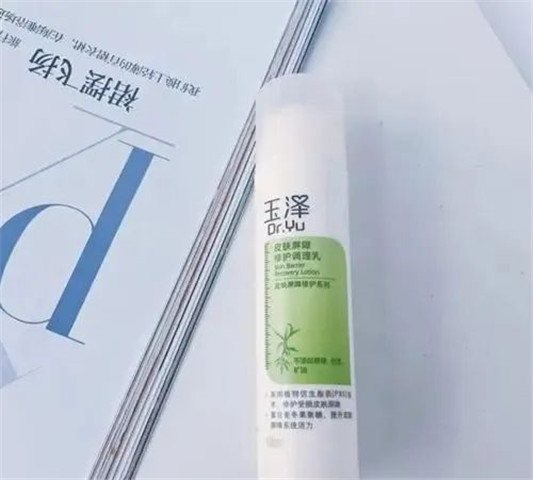 肌肤屏障受损用什么「理肤泉 薇诺娜 玉泽 启初维稳都可」  护肤 第3张