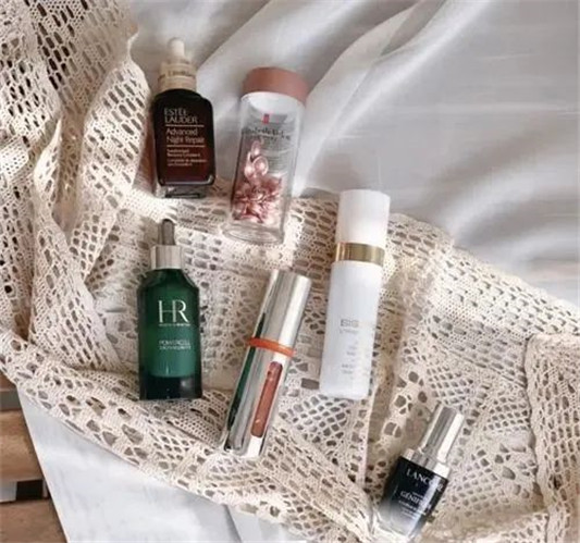 你还没开始抗老抗糖化选珀莱雅双抗精华，雅顿粉胶可淡纹  护肤 珀莱雅 精华 雅顿 淡纹 第2张