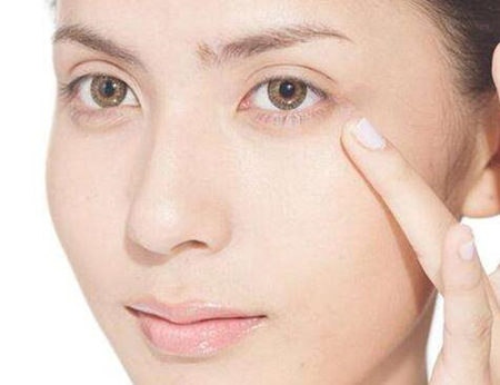 快速消除眼袋的小妙招有哪些，这几个简单好用还有效