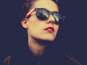 眼皮松弛做埋线的后果  眼皮松弛 美白祛黄 第2张