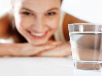 眼睛周围长斑怎么调理，内调外调都重要