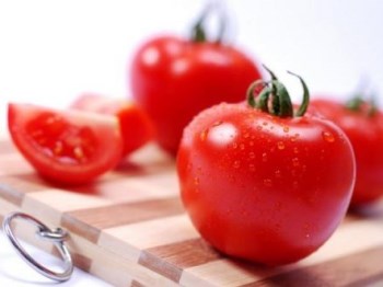 眼睛周围长斑怎么调理，内调外调都重要  眼睛 美白祛黄 第4张