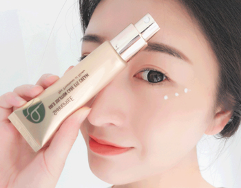 香蒲丽黄金眼霜怎么样，适合什么年龄  香蒲丽 眼霜 美白祛黄 第2张