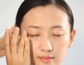 不同类型眼膜的正确使用方法剖析  眼膜 使用 美白祛黄 第6张