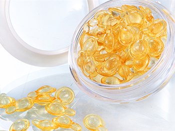 金丝玉帛眼霜怎么样，部分产品具体分析  眼霜 玉帛 金丝 美白祛黄 第3张