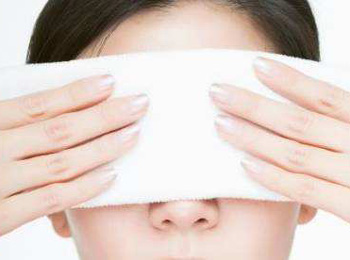 眼袋发青是怎么回事，怎么办  发青 眼袋 美白祛黄 第2张