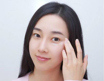 眼袋发青是怎么回事，怎么办  发青 眼袋 美白祛黄 第4张