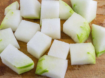 下眼袋浮肿怎么办，5种方法帮你缓解  眼袋 美白祛黄 第5张