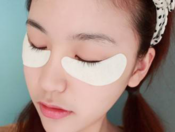 眼膜和面膜可以一起敷吗，眼膜的正确使用方式  眼膜 面膜 美白祛黄 第5张