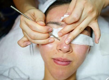 鼻子上摸着痛又挤不出来的痘怎么办  鼻子 美白祛黄 第4张