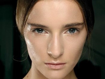 怎么判断脸上有螨虫，五个方法好判断  螨虫 美白祛黄 第2张