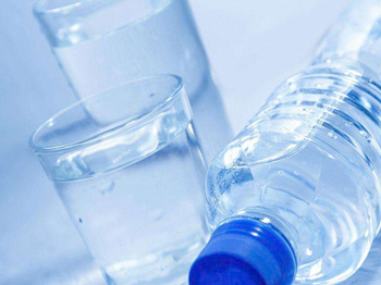 用护肤品爆痘是排毒吗，怎么办  护肤品 爆痘 美白祛黄 第2张