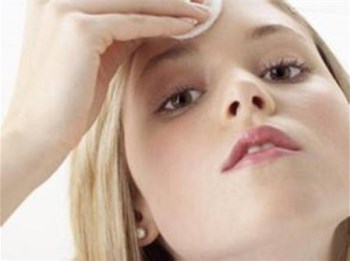 30岁脸上还长痘痘怎么回事，五种原因不可小觑