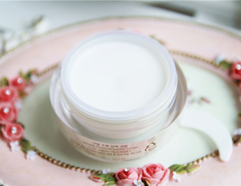 痘痘肌可以用素颜霜吗，力荐两款改善肌肤