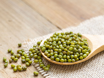 湿气重脸上长痘痘怎么办，教你4种方法  湿气 痘痘 美白祛黄 第4张