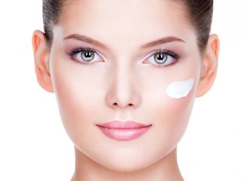 油性皮肤长痘痘怎么调理，祛痘先学会护肤  油性 痘痘 皮肤 美白祛黄 第5张