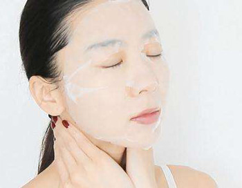 生理期长痘痘怎么办，学好5种方法  生理期 痘痘 美白祛黄 第5张