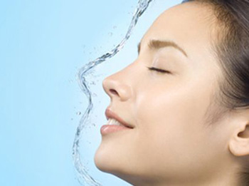 秋天皮肤起痘痘怎么办，必备的4种方法