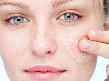 秋天皮肤起痘痘怎么办，必备的4种方法  痘痘 秋季 美白祛黄 第3张