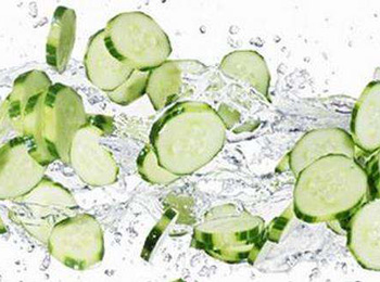 秋天皮肤起痘痘怎么办，必备的4种方法  痘痘 秋季 美白祛黄 第4张