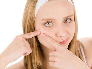 痘痘肌肤可以敷面膜吗，痘痘肌用面膜别盲目