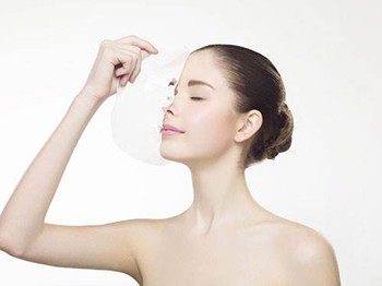 痘痘肌肤可以敷面膜吗，痘痘肌用面膜别盲目  痘痘 面膜 肌肤 美白祛黄 第4张