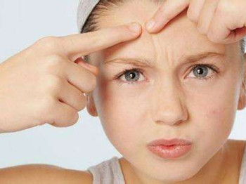 内分泌失调老长痘痘是什么原因怎么办