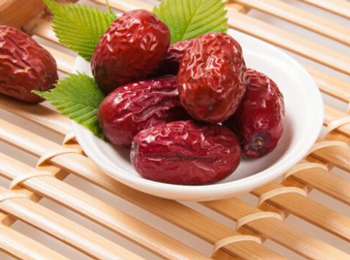 长痘能吃红枣吗，原来红枣于痘痘这种关系  红枣 痘痘 美白祛黄 第3张