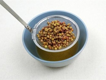 花椒水洗脸祛痘吗，日常花椒的妙用  祛痘 花椒 美白祛黄 第3张