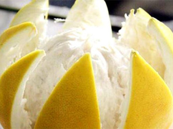 柚子皮怎么祛痘，水果祛痘大揭秘  祛痘 柚子 美白祛黄 第2张