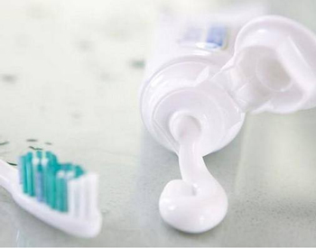 牙膏一夜快速祛痘偏方，解析牙膏祛痘法