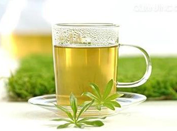 绿茶水敷脸可以祛痘吗，推荐2种方法  祛痘 绿茶水 美白祛黄 第3张