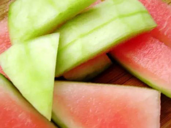 西瓜皮祛痘印效果怎么样,学会两种方法 去痘印 西瓜皮 美白祛黄 第2张 西瓜皮祛痘印效果怎么样,学会两种方法 去痘印 西瓜皮 美白祛黄 第2张