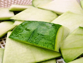 西瓜皮祛痘印效果怎么样,学会两种方法 去痘印 西瓜皮 美白祛黄 第4张 西瓜皮祛痘印效果怎么样,学会两种方法 去痘印 西瓜皮 美白祛黄 第4张