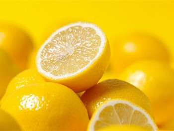 柠檬敷脸能去痘印吗,别损伤皮肤哦 去痘印 美白祛黄 第2张 柠檬敷脸能去痘印吗,别损伤皮肤哦 去痘印 美白祛黄 第2张